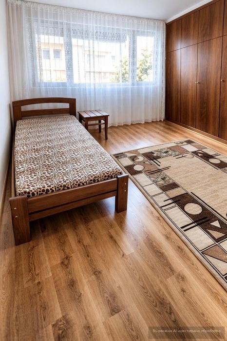 Тристаен апартамент под наем в Център