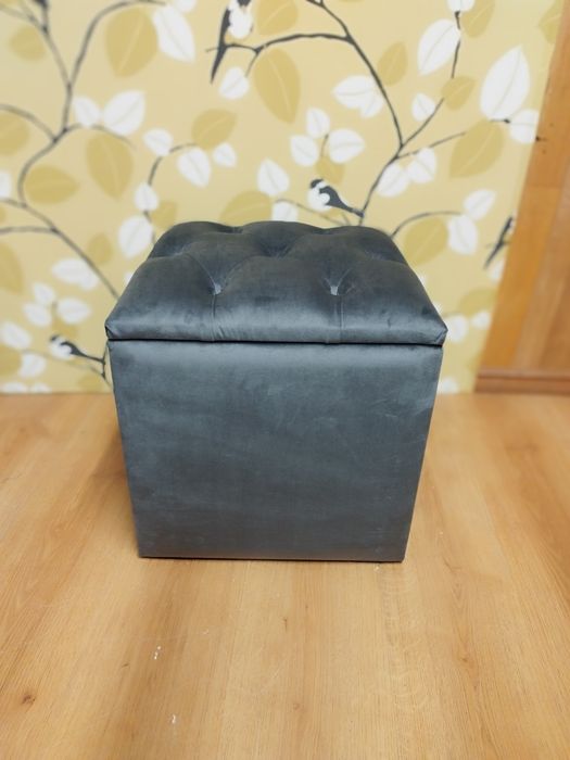 Vând taburet tapițat Chesterfield catifea Gri-Antracit cu spatiu depo