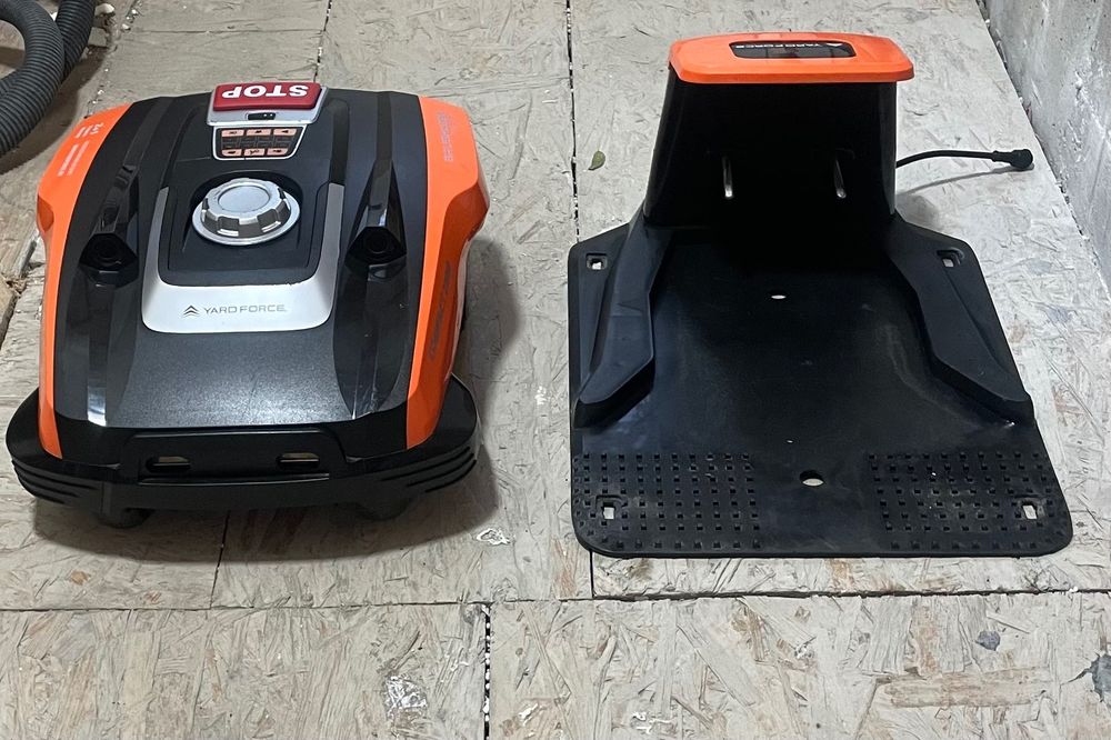 robot de tuns gazon YARD FORCE compact 280R facut in germania