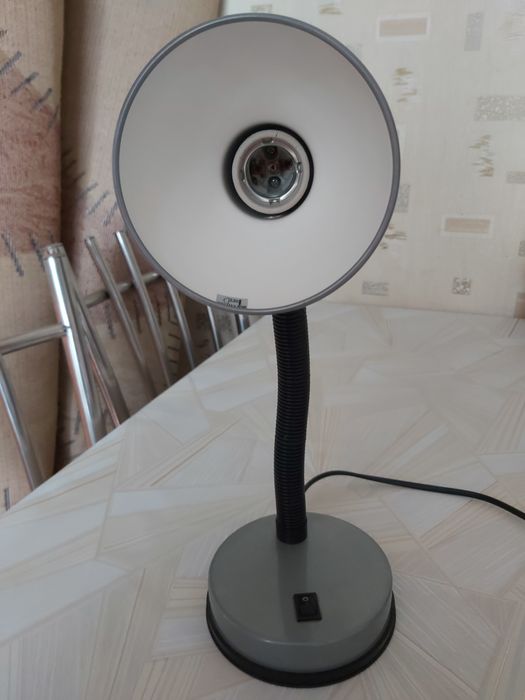 Лампа настольная лампа