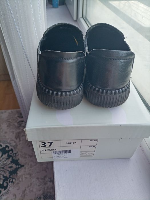 Черни дамски обувки от естествена кожа