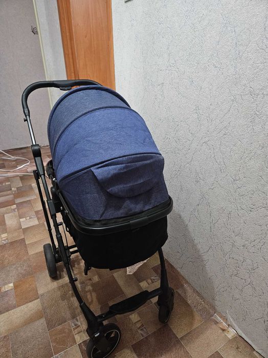 Продам коляску люльку от рождения до 3 лет
