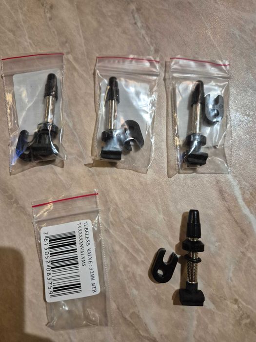 Продавам Вентили DT Swiss, 32мм, алуминий, сребрист/черен, с ключ