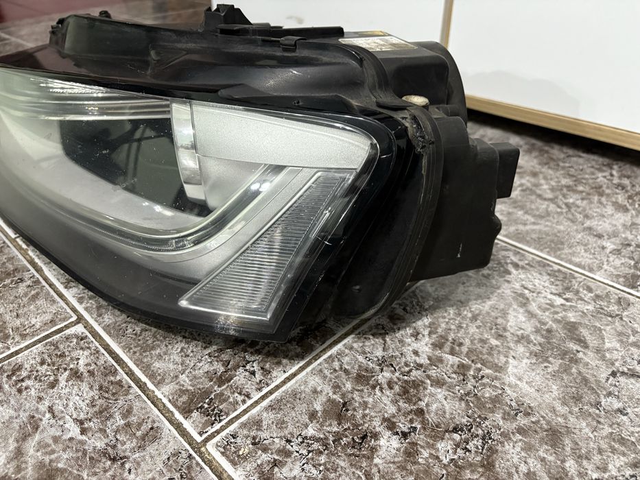Ляв фар за Audi A4 b 8.5 / Ауди А 4 б 8,5