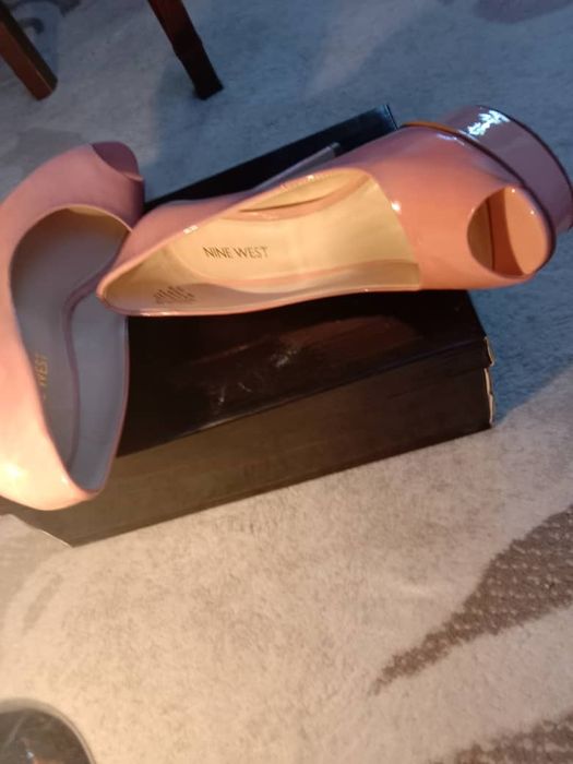 Продаю новые туфли