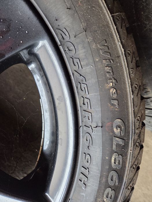 Vând jante pt Skoda cu cauciucuri