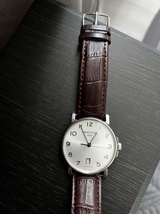 Продам швейцарские часы Certina