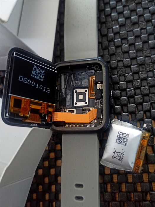 Продавам Amazfit Bip за части