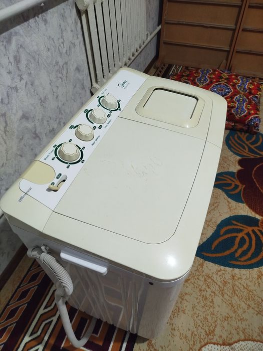 Продаю стиральную машину Midea 8 кг