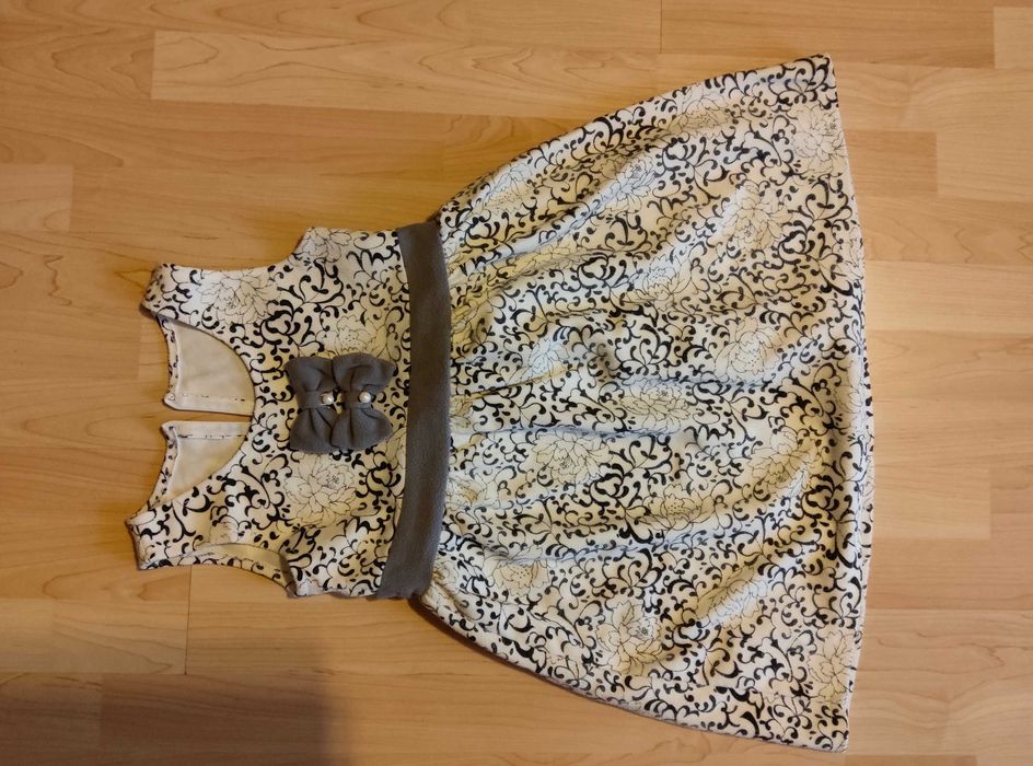 Есенно-зимна рокля за момиче 7-8г.