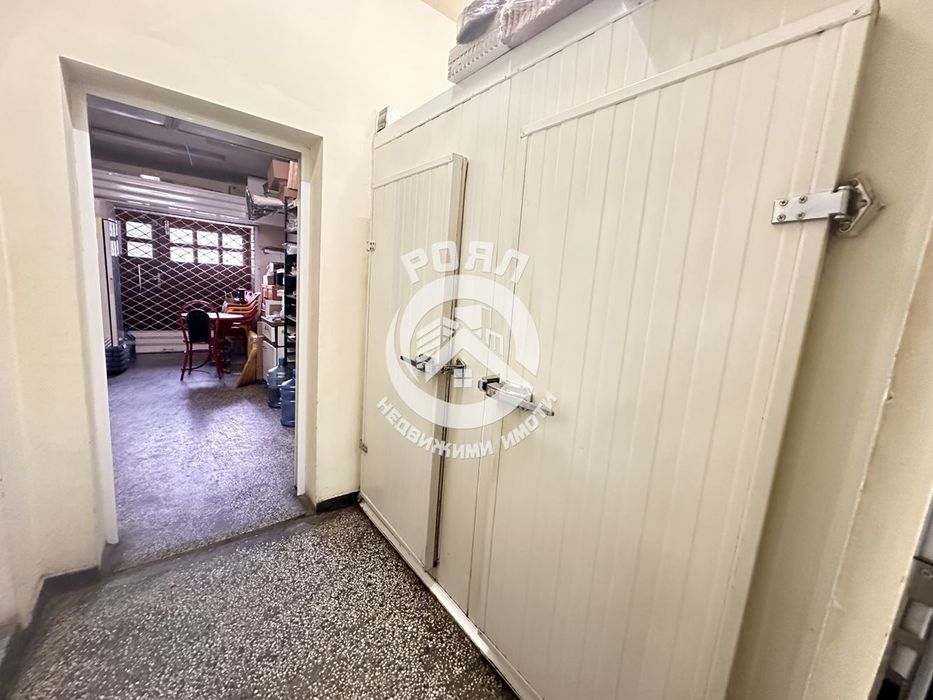 Дава се под наем Заведение в Пловдив, Христо Смирненски - 200 кв.м за 1428 € - Снимка #2