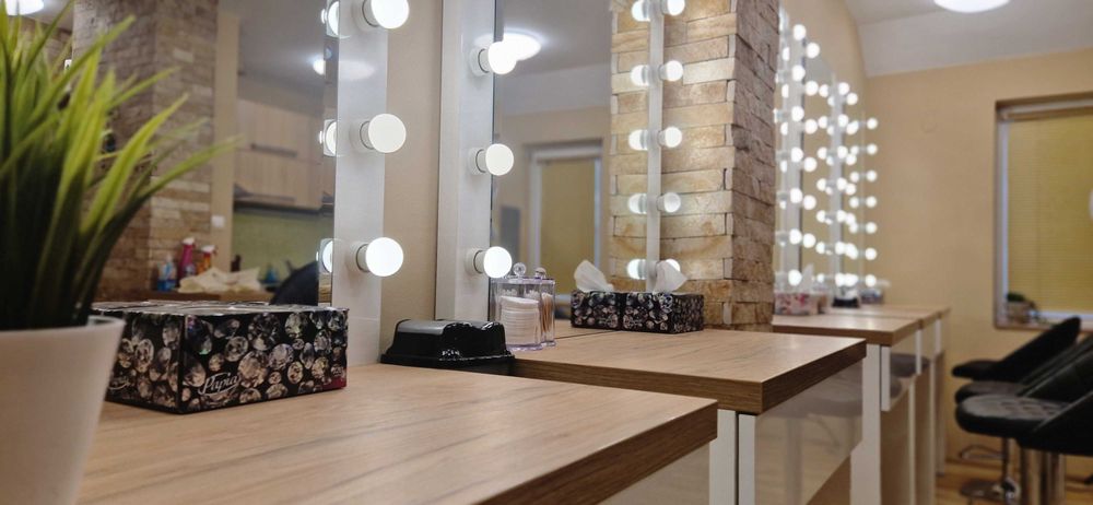 Мебели за гримьорски или фризьорски салон