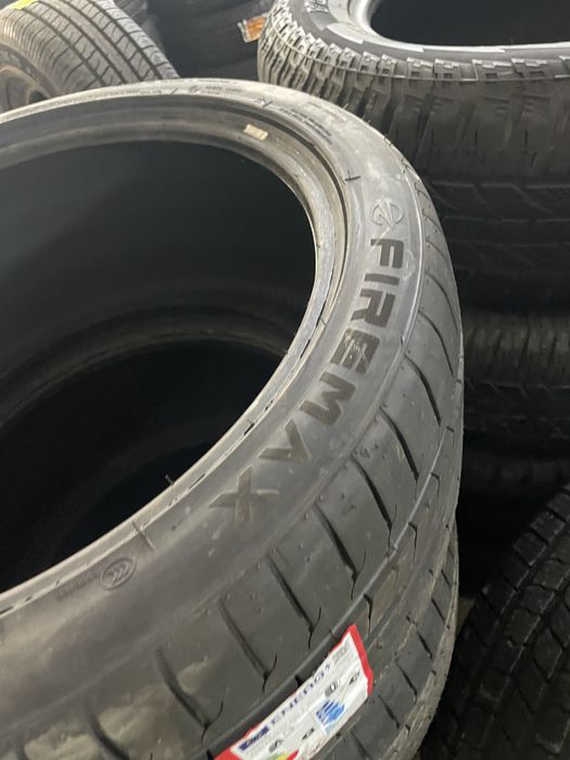 Продам шины 275/40 R19 новые