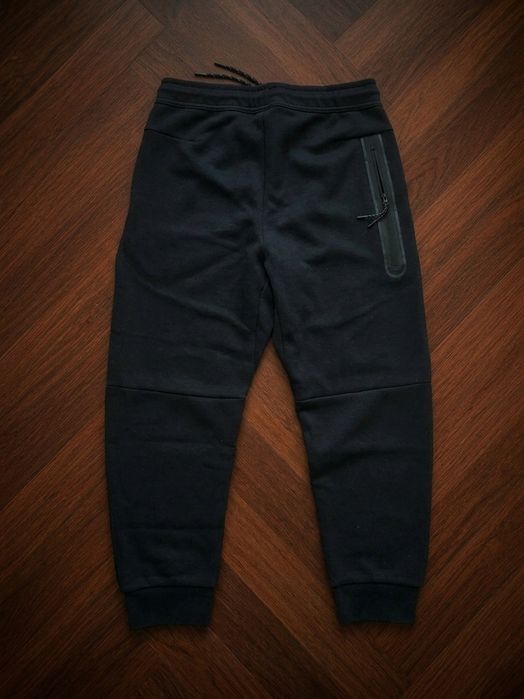 Pantaloni Nike tech negri  marimea S