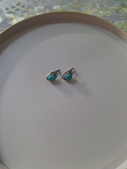 Продам серебряные серьги с бирюзовый камнем
