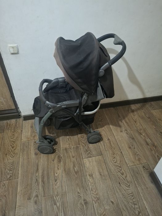 Продам детскую коляску за 5000