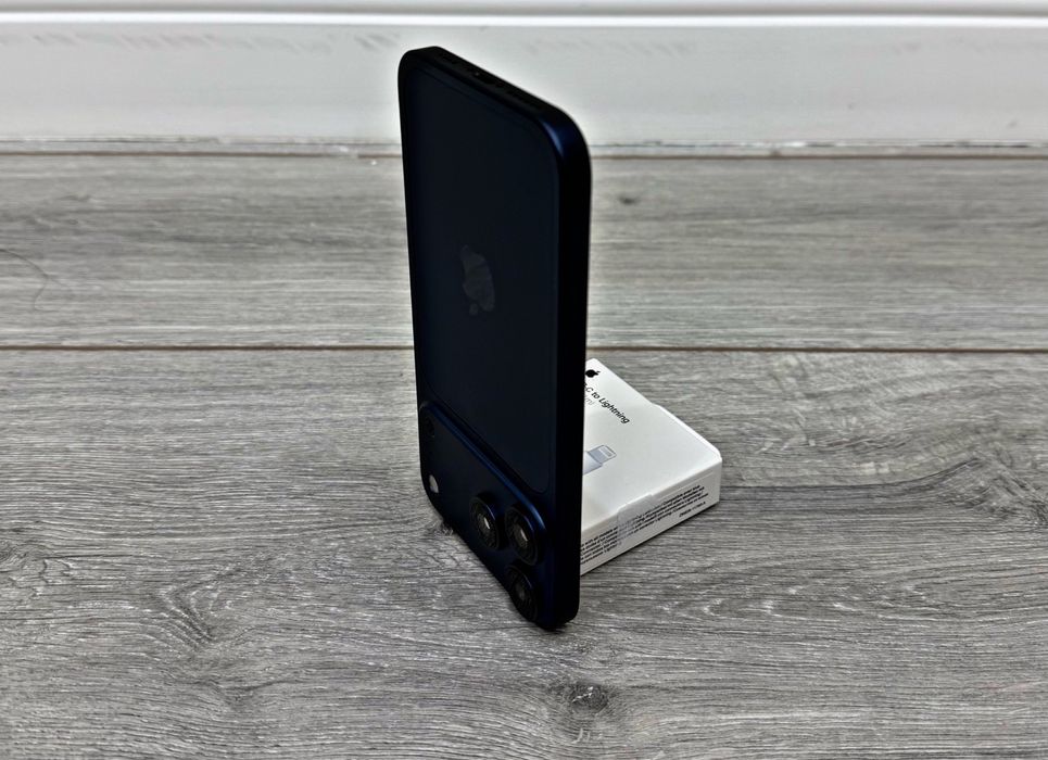 Оригинал/iphone 11/В корпусе Айфон 17 PRO