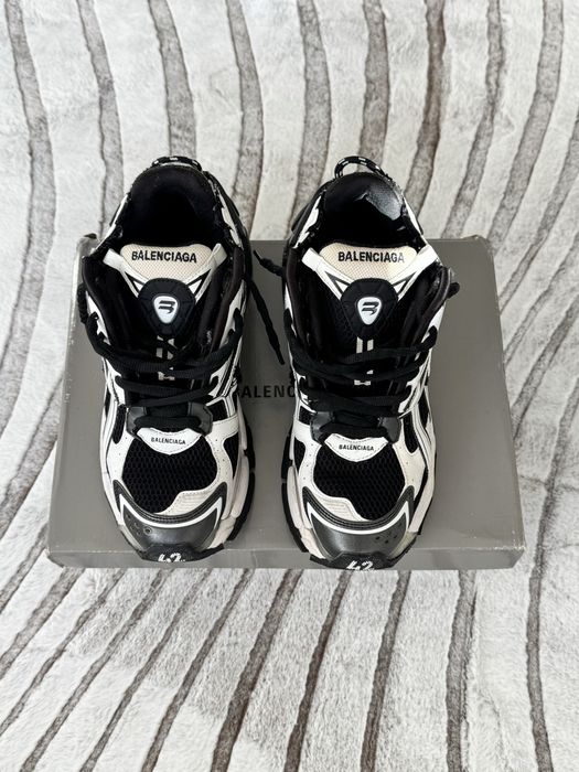Balenciaga Runner