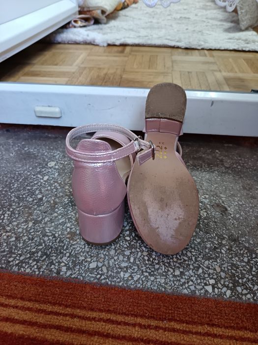 Pantofi cu  bareta