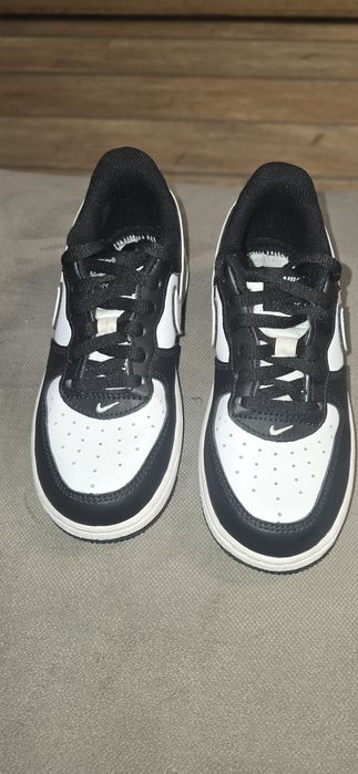 Nike Air Force 1 LV8 2