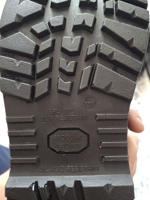 Продам обувь для работы