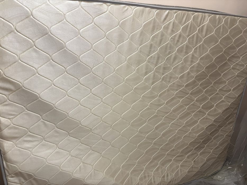 Матрац для кровати