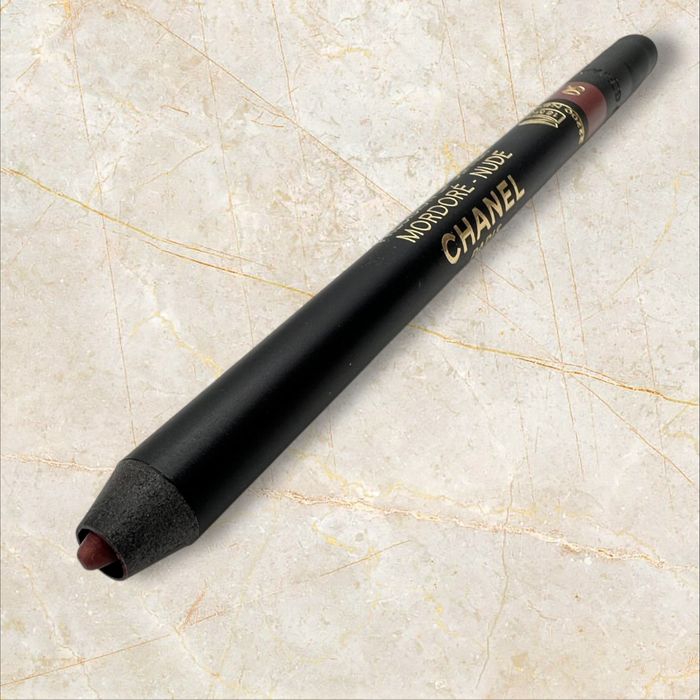 Chanel Le Crayon Levres Longwear Lip Pencil молив за устни
