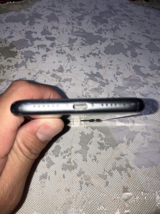 Iphone 11 ideal 128 gb 95 % vakum holatda