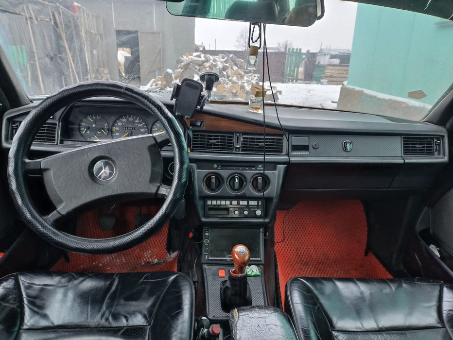 Мерседес 190 в хорошем состояние