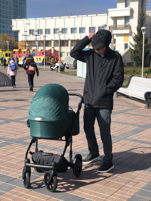 Продам коляску 2 в одном фирмы Adamex !