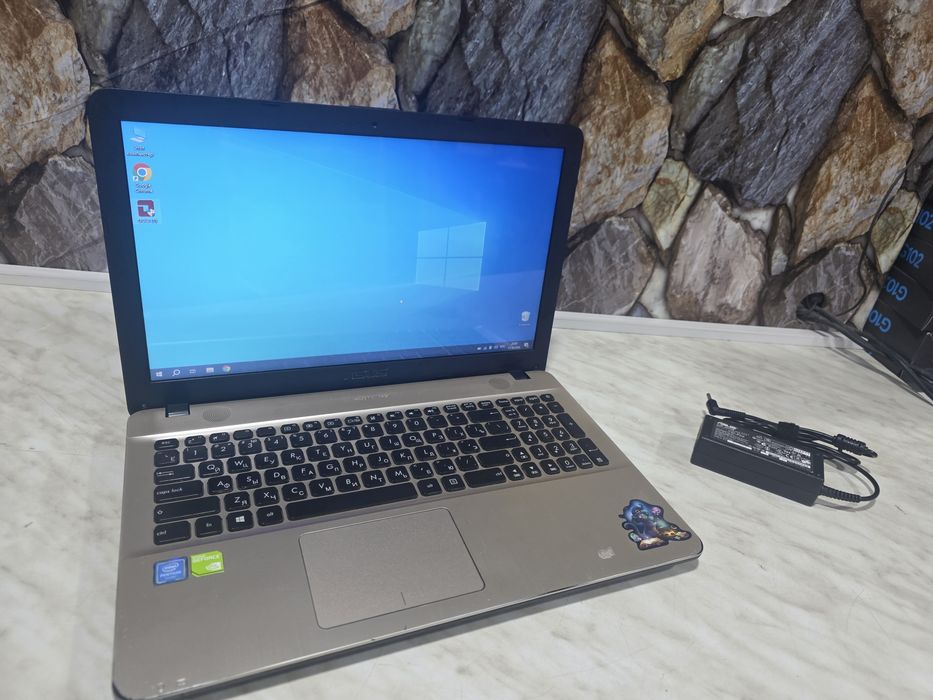 Ноутбук Asus i3 6th + ssd 128gb