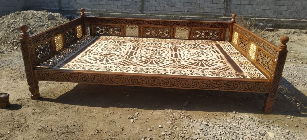 Тапчан из ореха новый ручная работа