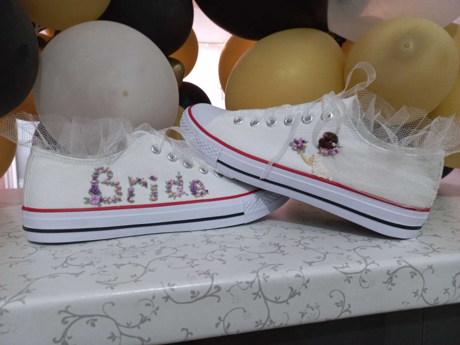 Кецове ръчна релефна бродерия