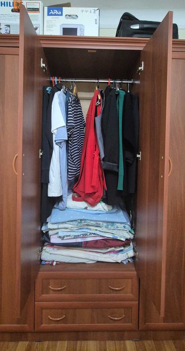 Шкаф б/у в хорошем состоянии