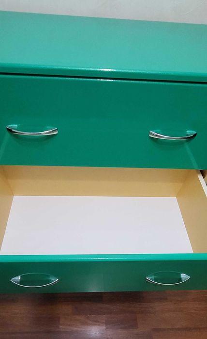 Продам комод для одежды