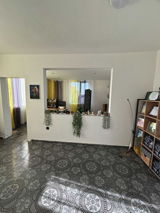 Дава се под наем Магазин в Костинброд - 15 кв.м за 20.4 € - Снимка #1