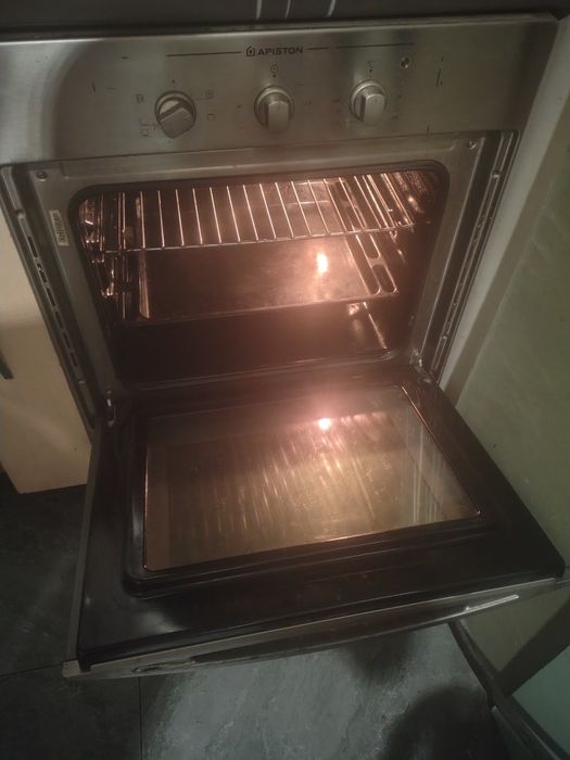 Продам встроенную духовку