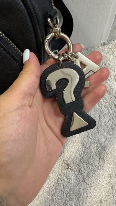 Раница кожена на Guess