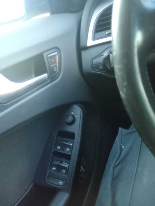 Audi A4,euro5,2009,motor 2l,disel,5 usi,culoare negru, 2 randuri de jante,2chei, 324000 km,masina ajunge di Belgia pe roti,este neinmatriculata
