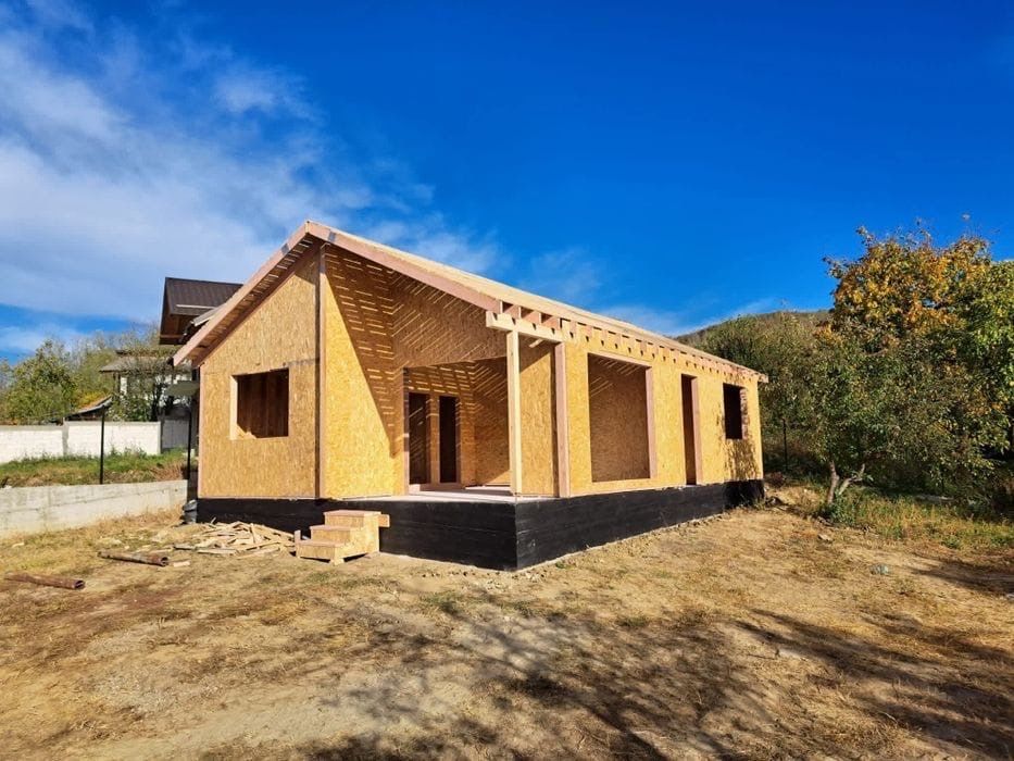 Construim căsuțe din lemn