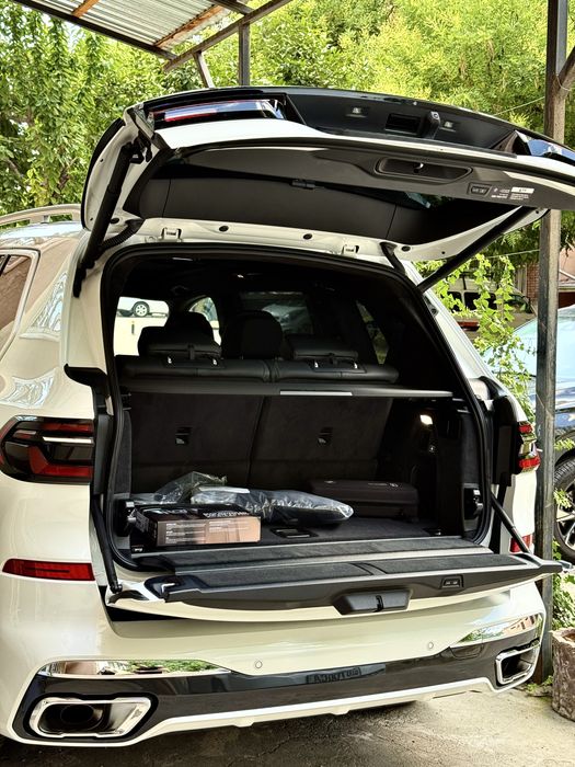 BMW X7 xDrive 40i 2026 full
