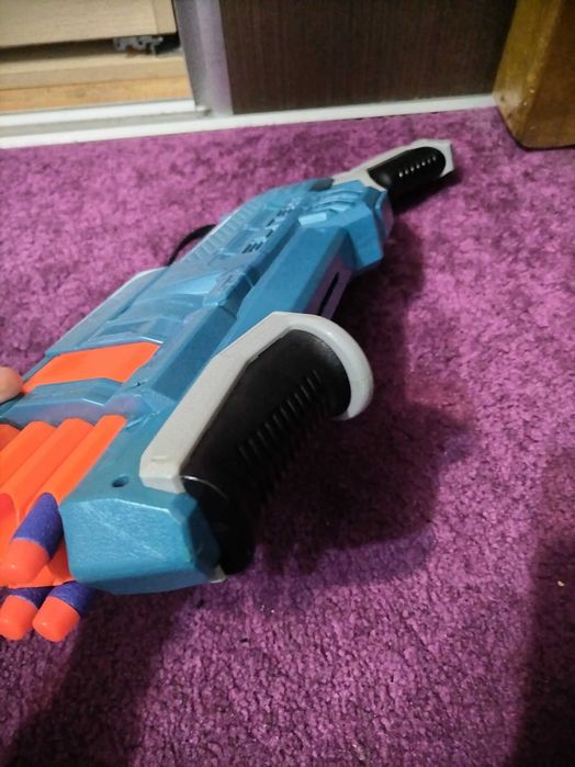 Vand pușcă nerf elite 2.0 warden aproape nou