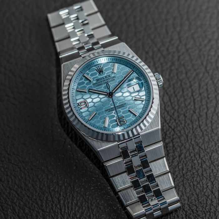 Часовник Rolex Land-Dweller