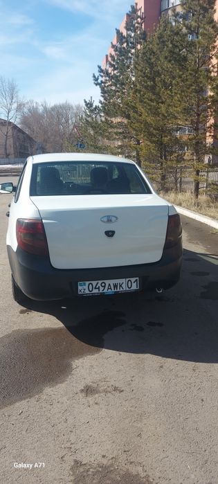 Продам автомобиль Лада Гранта 2013 года