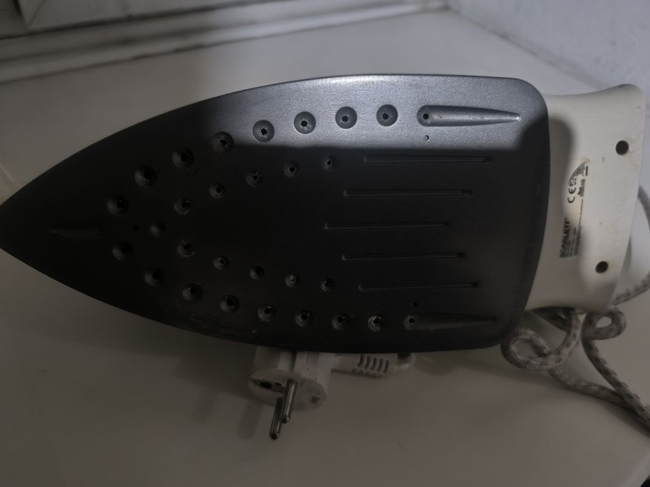 Продаю      утюг