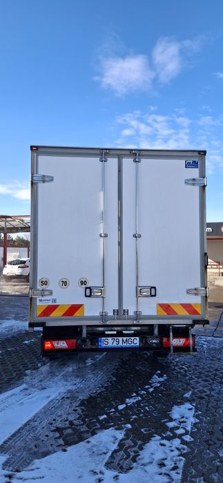 Ford transit -izoterma