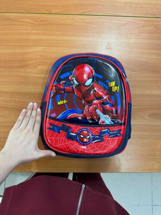 Рюкзаки для девочек и мальчиков