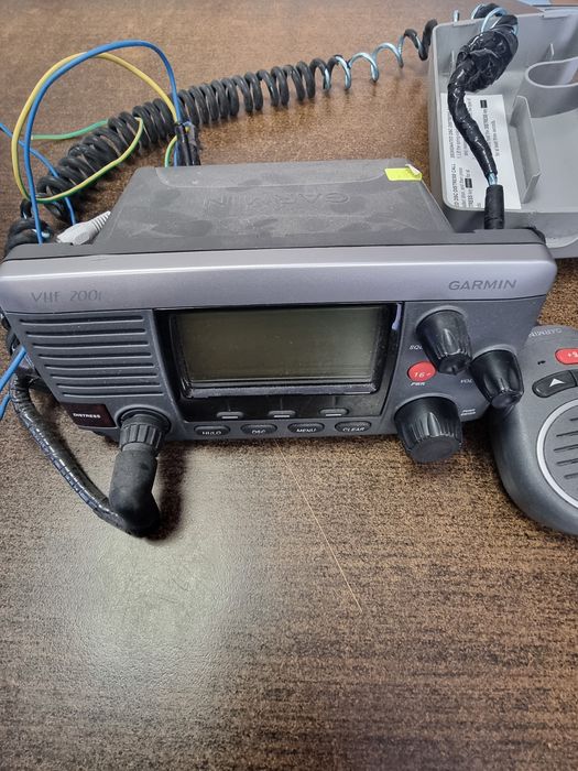 Garmin VHF 200i с УКВ антена