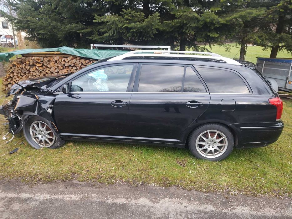 Toyota Avensis 2.0 116