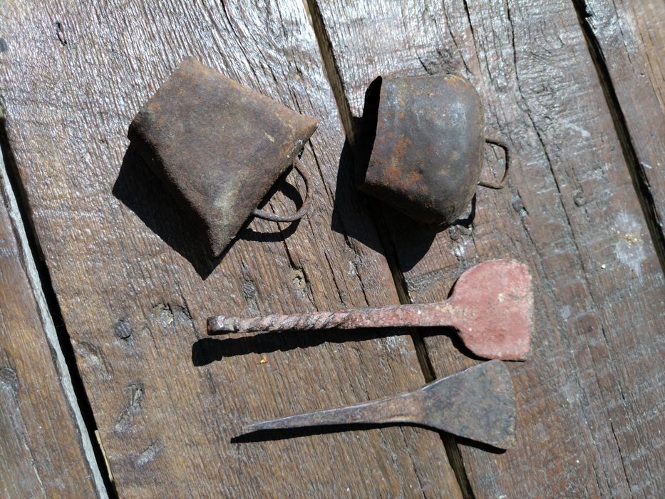 Антики - стари вещи.